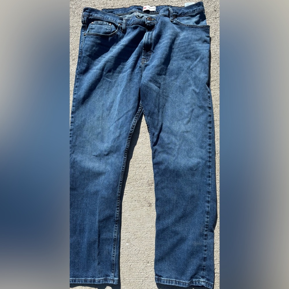 Wrangler Men's Relaxed Jeans in Blue Denim
